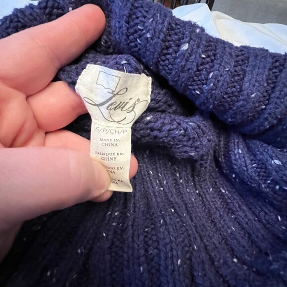 Levis WOmens Cropped Shawl neck Sweater Size Small - Picture 4 of 7